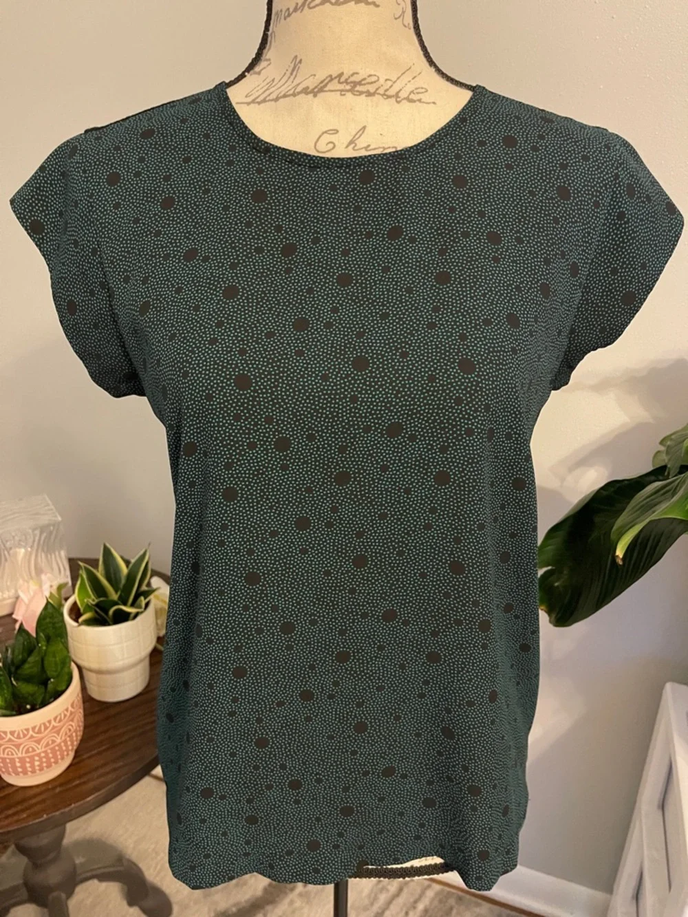 Forever 21 Green Black Polka Dot Blouse Small Cap Sleeve Keyhole Back Top